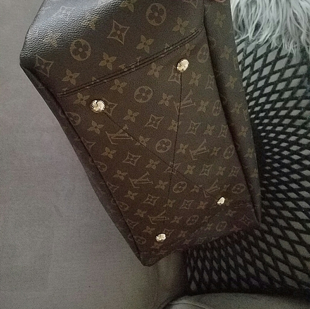 Lv purse
